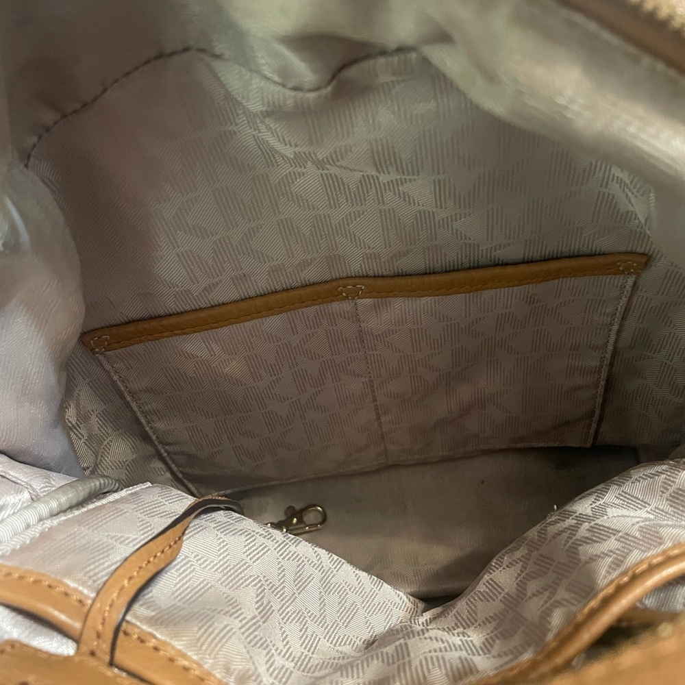 Michael Kors Rhea Medium Leather backpack - Picture 5 of 6